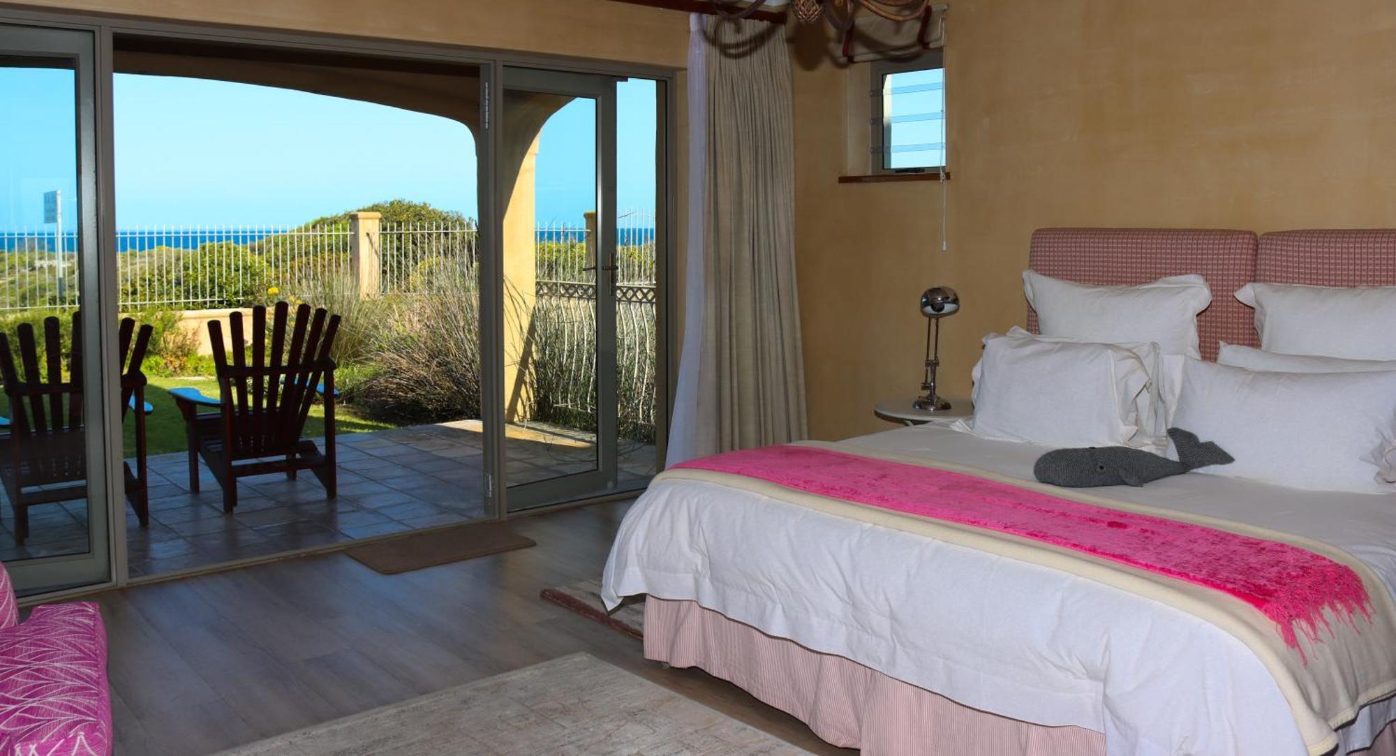 On The Cliff Guest House Hermanus Bagian luar foto