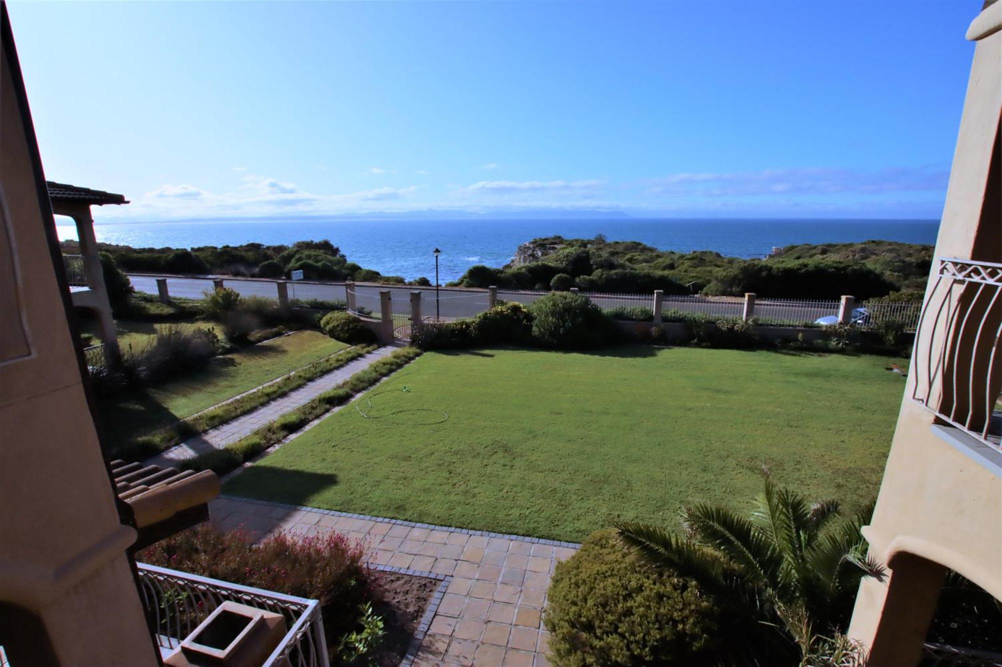 On The Cliff Guest House Hermanus Bagian luar foto