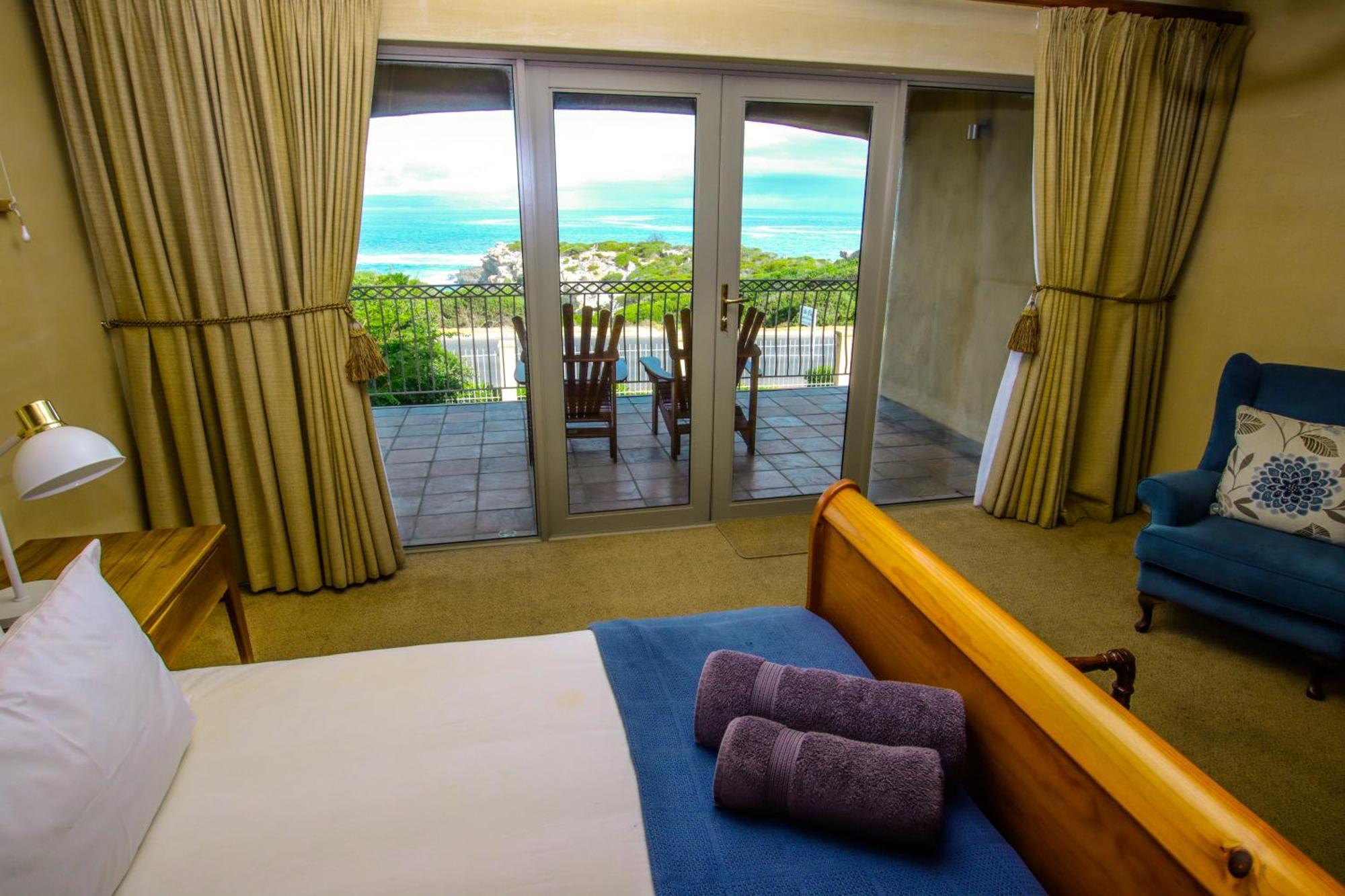 On The Cliff Guest House Hermanus Bagian luar foto